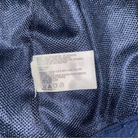 Greg Norman The Greenbrier Collection Women’s Vest in Navy Blue Size Medium - Picture 6 of 7